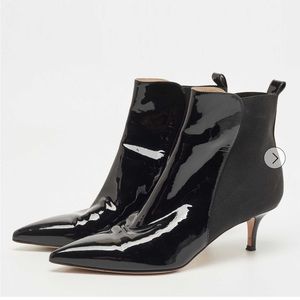 Gianvito Rossi vintage Black Patent Leather Ankle